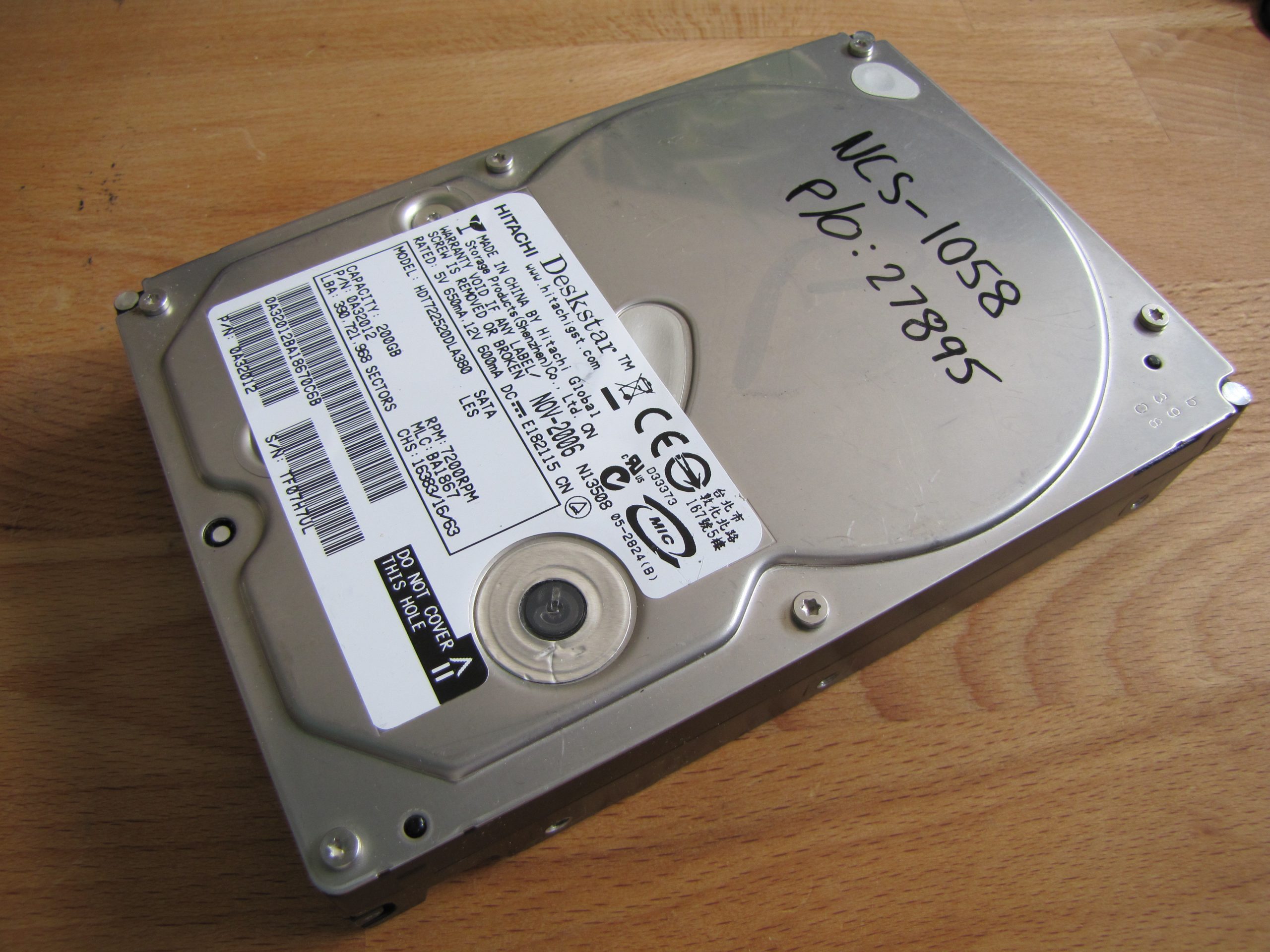 hitachi-200gb-top