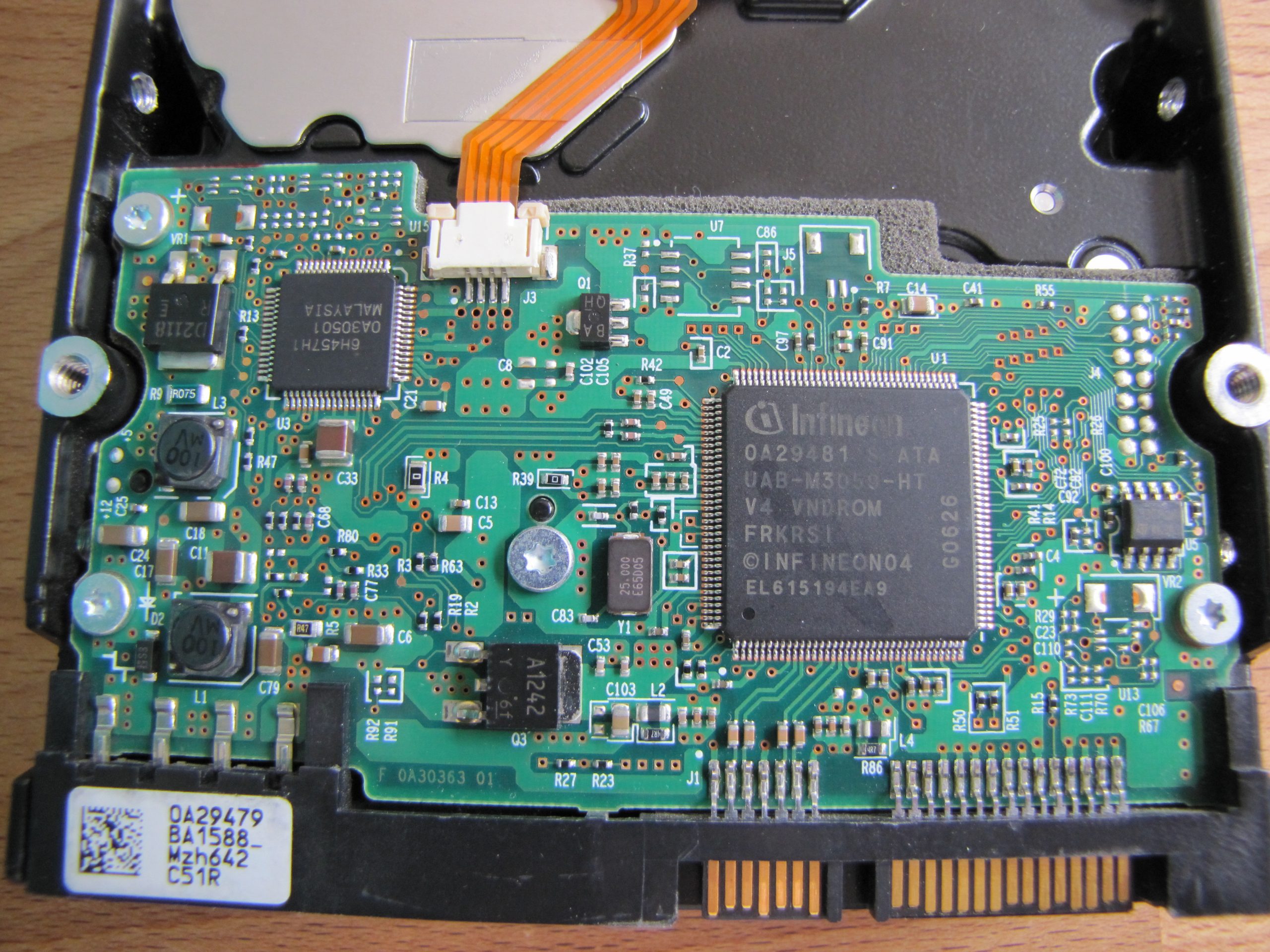 hitachi-200gb-pcb